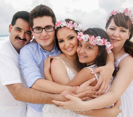 cancun family photo portrait