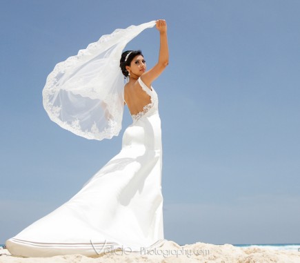 bride dress cancun photos